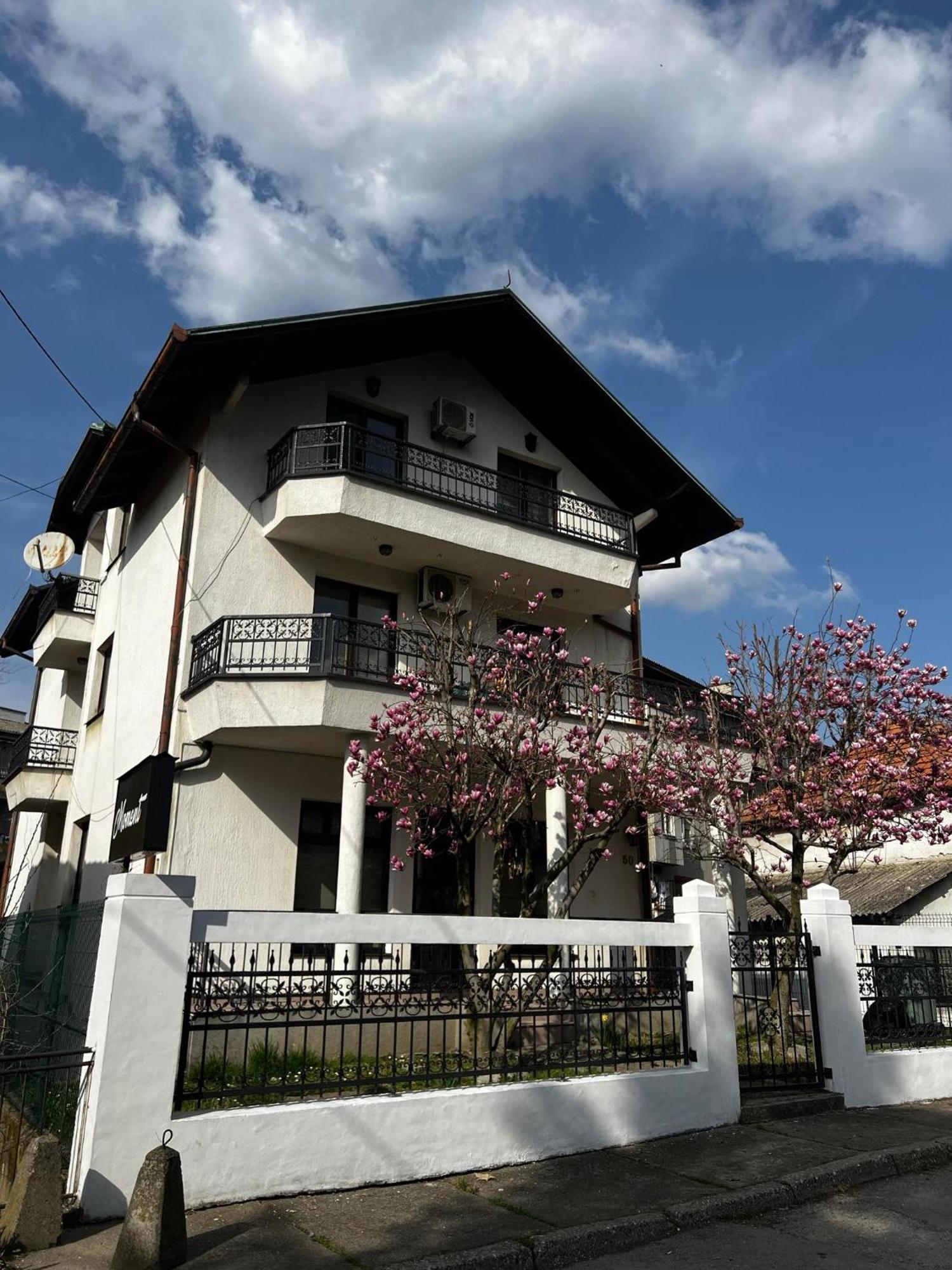 Hostel Tuzla Eksteriør bilde