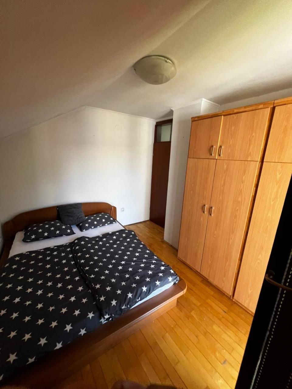 Hostel Tuzla Eksteriør bilde